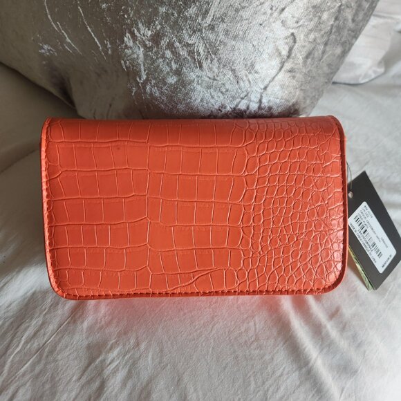 Badgley Mischka Croco Crossbody Bag with Logo Plate NWT - Picture 9 of 9